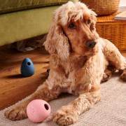 Іграшка м'ячик з отвором для ласощів Wobble Ball рожевий для собак Beco Pets - фото 5