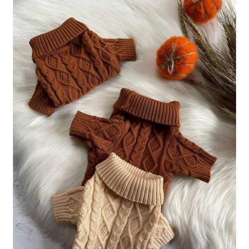 Вязаный свитер для собак в модном коричневом цвете