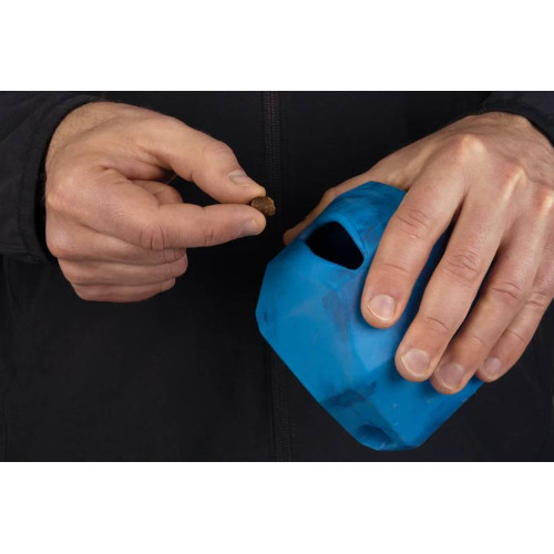 Іграшка-годівниця Gnawt-a-Rock™ синя для собак Ruffwear